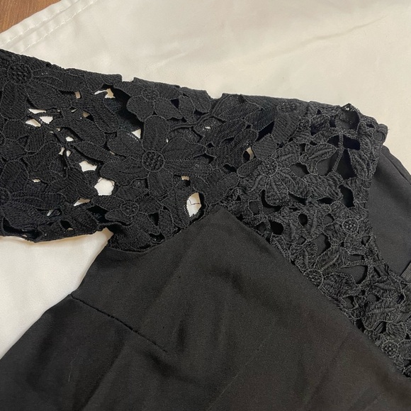 ZHOU size small black lace blouse - Picture 4 of 7